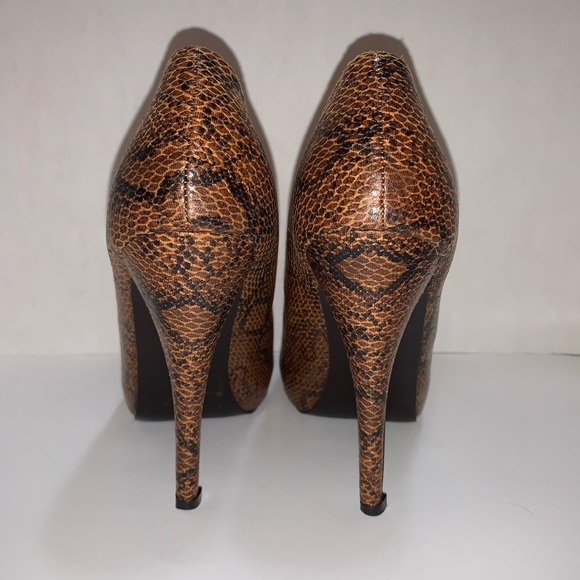 Sexy Snake Print Peep Toe Heels - Picture 2 of 5